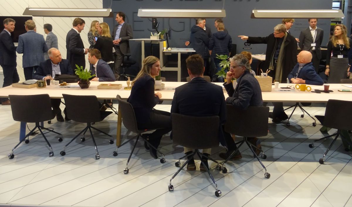 Asking fred-kloet-1338768-unsplash